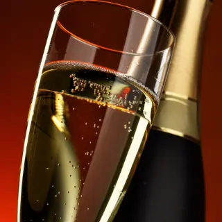 La Fine Bulle Épernay page champagne de prestige rare La Fine Bulle Épernay page champagne de prestige rare